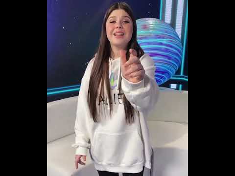 Arina Pehtereva singing live hardest parts of "Aliens" and slaying