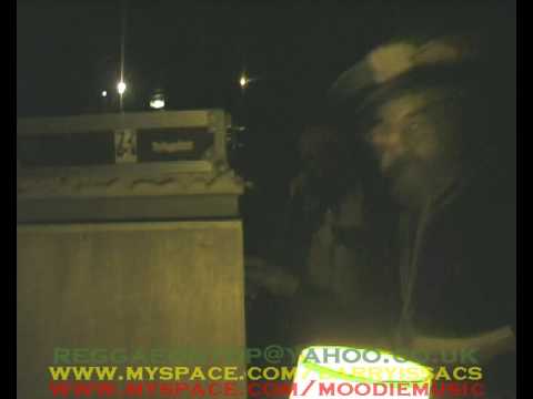 DUB STATION 12 Reggae On Top : Mikey Brooks - The Fittest 1 (live 2008)