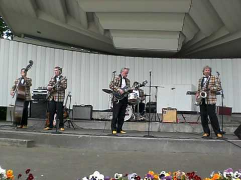 Devil in the sky - Franny and the Fireballs live in "Planten un Blomen" / Hamburg