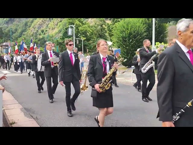 Vidéo Cluses célèbre le 14 Juillet 2025 dans la solennité et la fraternité républicaine id:aIbjlWq4zK4