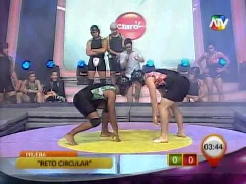 Tuteve.tv /'La Pantera' Zegarra golpea a Jenko del Río