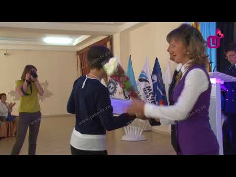 Поздравили работников Южного Кузбасса