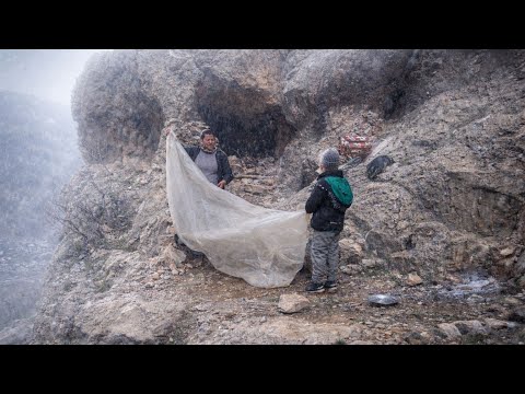 Mountain Shelter Survival | Dangerous Night in Zagros Mountains🔥🏔