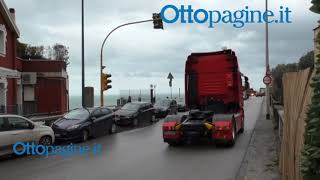 semaforo-pericolante-intervengono-i-vigili-del-fuoco