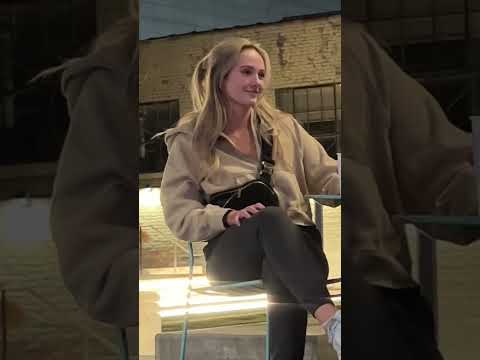 Singing to a girl with a BOYFRIEND #music #talent #justinbieber