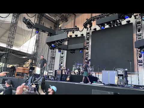 Dave Matthews Band - Chicago 2023 N2- Stage Walk