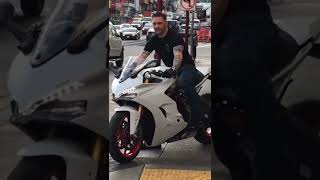 Tom Hardy  ride a Ducati