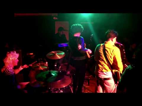 Crazy Little Thing Called Love - Los Conios @ Punk rock stars in their eyes
