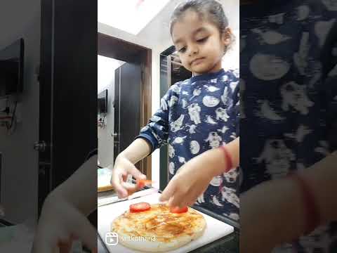 who wanna have pizza #childhood #cutebaby #viral #vriti