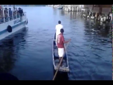 Turma delta da Escola de Aprendizes Marinheiros de Alagoas, na chegada do passeio das 9 ilhas