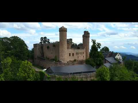 Cinematische Drohnenaufnahmen vom Schloß Auerbach