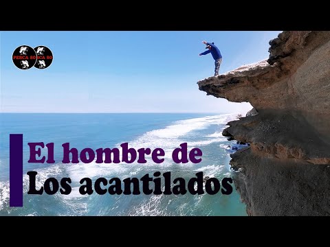 ENTRE el DESIERTO y el OCÉANO PACIFICO  pescador que arriesga su vida