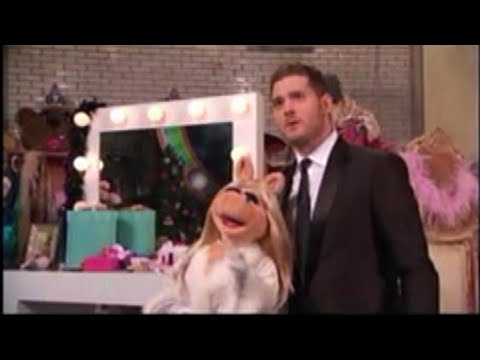 Miss Piggy on Michael Bublé's Christmas in New York (12/17/2014)
