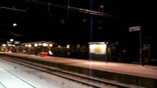 preview picture of video '[SJ] InterCity nr.188 from Göteborg C. takes some more passengers from Herrljunga station.'