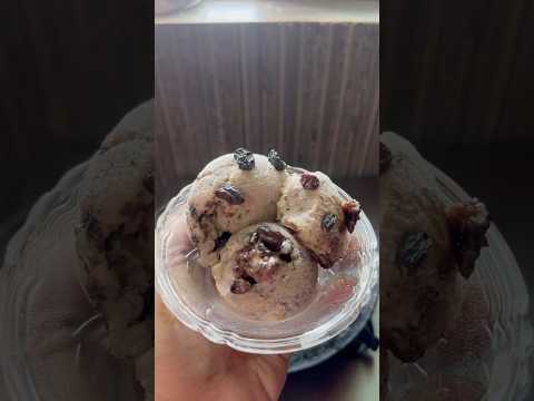 Black raisins Icecream