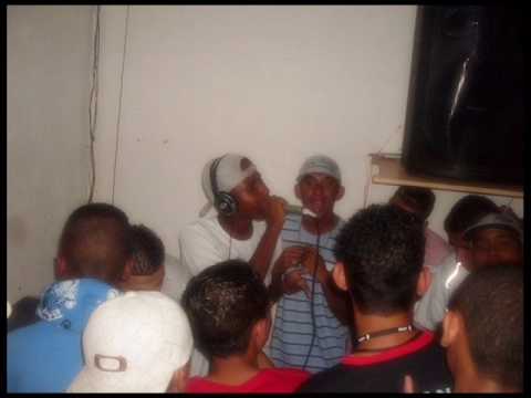 Mc Dik Mc Poeira Bonde Chapa Quente