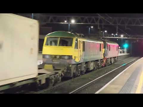 Donald Malcolm 90021 switched over to seaport Intermodals tonight on 4S88 with fellow Skoda 90045