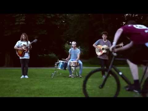 Magnetic Spacemen "I don't Wanna Grow Up" (Official video)