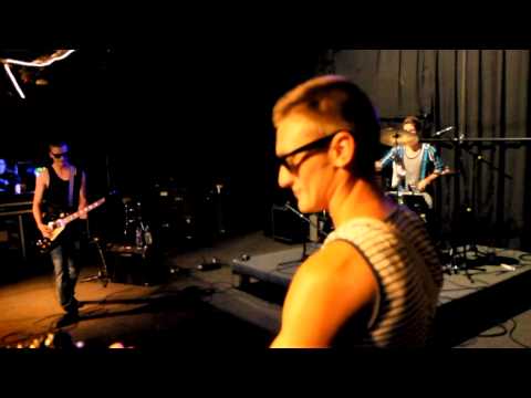 The B Team - Cliffhanger (Beaumont Club)