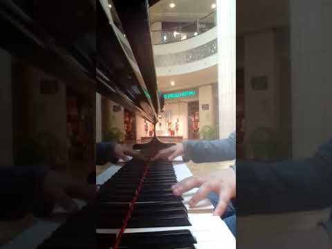 Seviremde piano ifa etmeyi 😊... Pianist  Nərmin