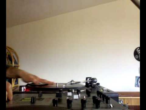 Fakser scratching over a Pijei beat