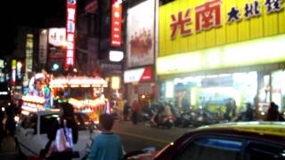 preview picture of video 'taiwan tour 2011 (17) -  night scene in hualien.(fr.chankooncheng)'