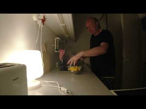 MongoTV_11285 - SPISER SKÅL CHIPS LØRDAG NAT