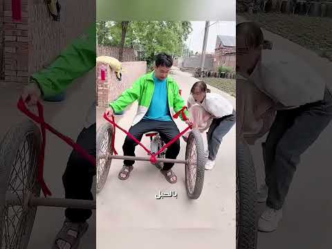 نقل العجلة بالموتوسيكل فشل بطريقة كوميدية! 😂🏍️