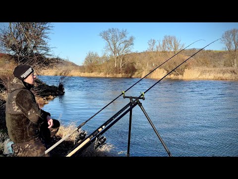 Fishing on the river in winter - feeder fishing in icy east winds!