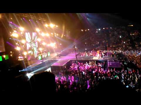 Hip Hop Tv B-day Party 7 Rissa durante Gué