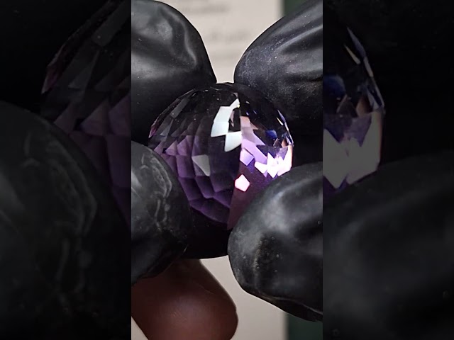 حجر الجمشت الطبيعي مفحوص وموثق بشهادة المختبر