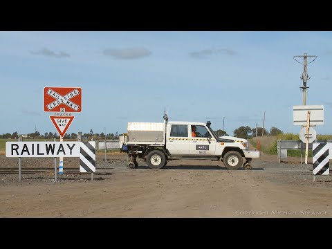 ARTC Hi-Rail Utility Vehicle - PoathTV Australian Trains & Railways