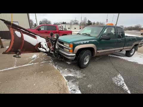 1995 Chevrolet 2500 Extended Cab Pickup with Western Unimount 9’ Straight Blade Snow Plow