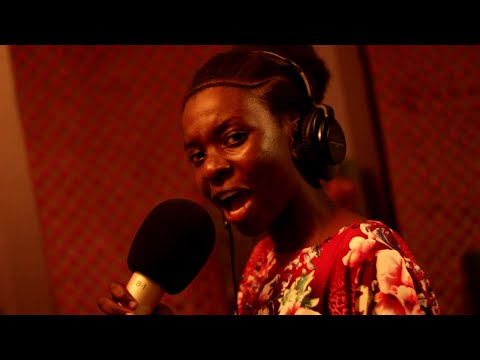 DAKIKA 10 ZA MICHANO KADILIDA AKICHANA SINGELI BAKORA LIVE NDANI YA AJABU AJABU