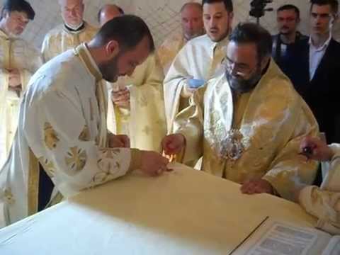 Pași cu Folos - Slujba de sfințire a noii Catedrale din Adjud, iulie 2014 part.5
