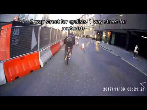 2017.11.30 Taxi Drives Wrong Way Up Road LK67OSZ Covent Garden