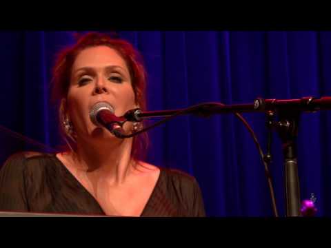 Beth Hart - Jazz Man (eTown webisode #1138)