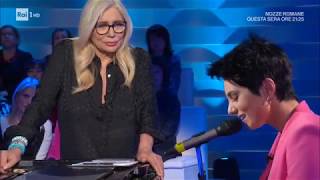 Giordana Angi canta &quot;Casa&quot; al pianoforte - Domenica In 10/11/2019