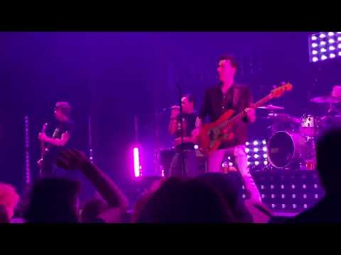 Shed Seven live - She Left Me On Friday @ The Roundhouse, London, 17/12/21