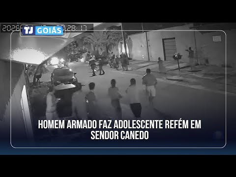 Man armed with a knife takes teenager hostage in Sendor Canedo.