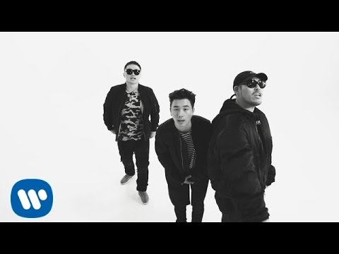 비즈니즈 (BIZNIZ) - 죽은 위인들의 사회 (ft. 베이식, Microdot) [Music Video]