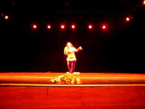 4o. show árabe Layla Farah, Najmah Farah e alunas