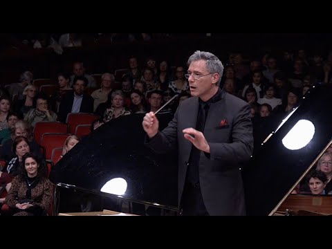 Valentin Gheorghiu: Piano Concerto  - Luiza Borac / Charles Olivieri-Munroe / Bucharest Philharmonic