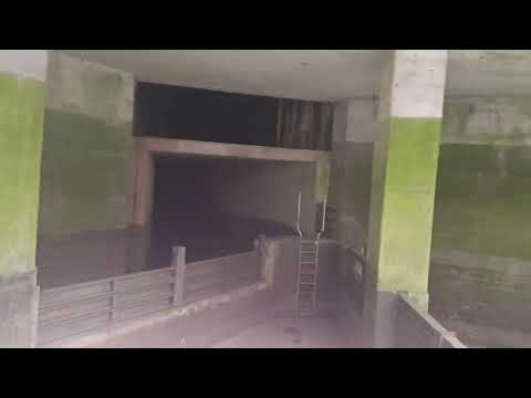 Pumpwerk Einlauf - Gang über Einlaufkanal - Grossartiges Bauwerk