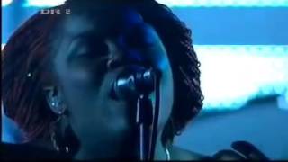 Massive Attack &amp; Yolanda Quartey - Paradise Circus (Harpsichord) (Live 2008)