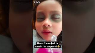 Download lagu Prank Anak Suka Main Phone mp3