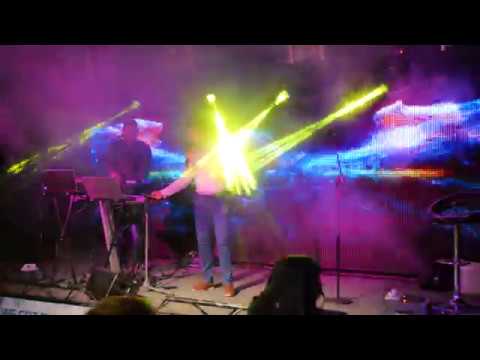 Elumees - Üks meist naine, teine mees (live)