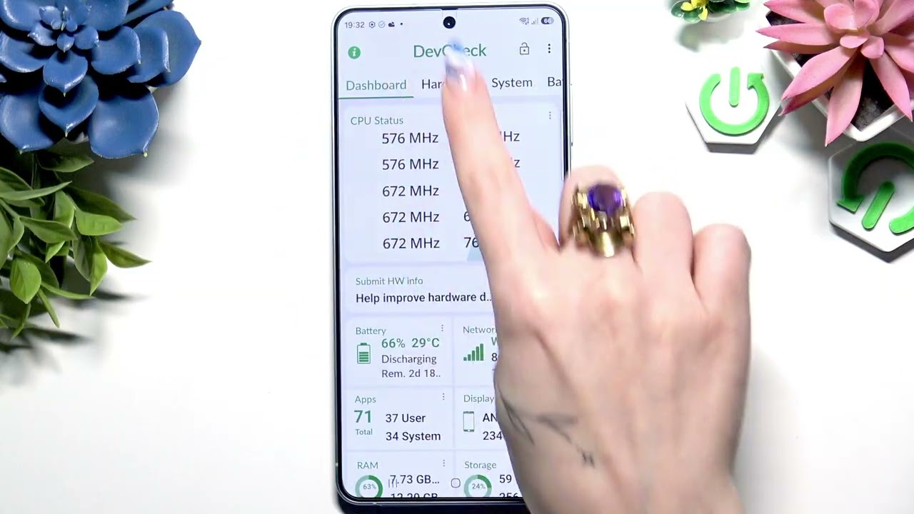 SAMSUNG Galaxy S26+ – How to Check Phone Specs (DevCheck)