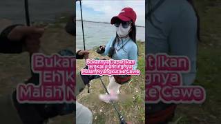 Download lagu Intended to go fishing, but instead got a beautiful girl #story #fyp viral #funny mp3