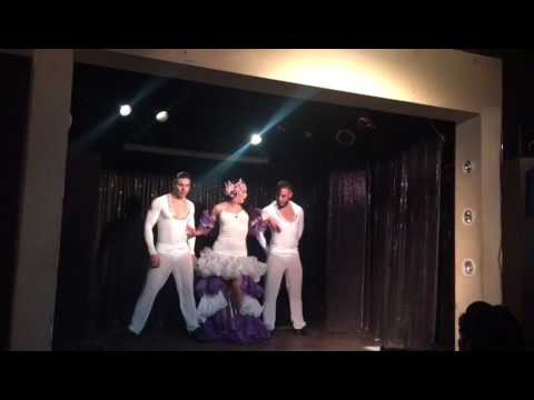 Latín mover by Diego Moyano, Melissa Campos, Chapi y Juanma